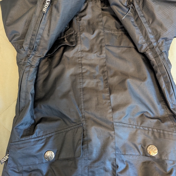 Roxy Black Jacket with Subtle Pattern - Picture 8 of 15